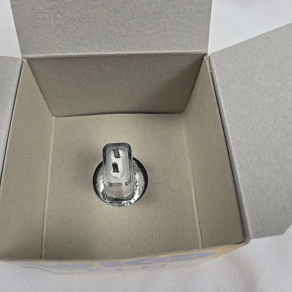 Lot of 2 - Wiko ELH‎ 120V 300W Projector Bulbs (5860)